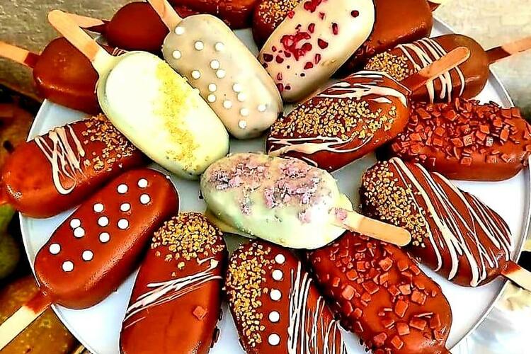 AMA CAKES