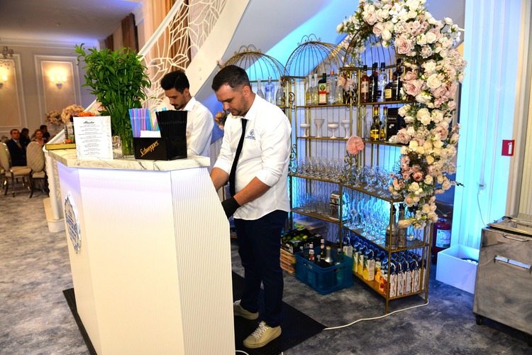 Barman SLATINA BY TONI PRISICEANU
