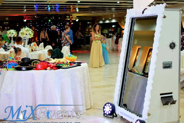 Cabina foto oglinda by Mix Evenimente