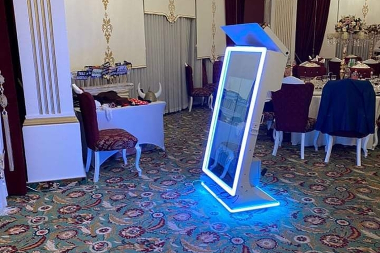 Next level - oglinda magica & Videobooth 360 Enclosure