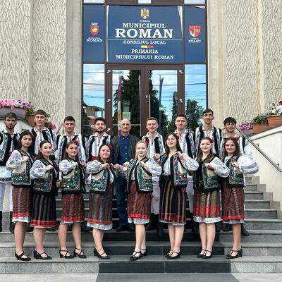 Ansamblul Folcloric "Plai Moldovenesc"
