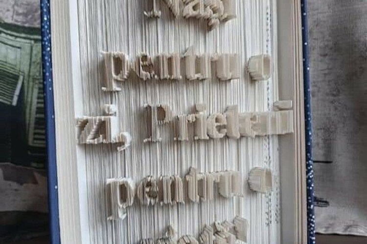 Cadouri Handmade - cărți sculptate 