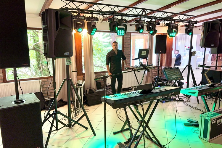 Dj si formatie live