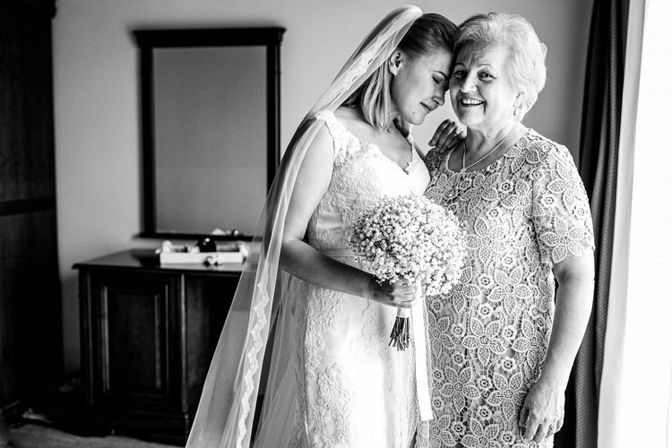 STORIES IN A PHOTOS
