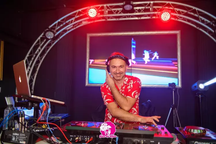Marius Holeiciuc | dj & mc Timișoara