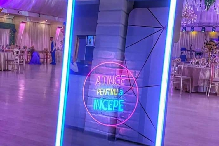 Next level - oglinda magica & Videobooth 360 Enclosure